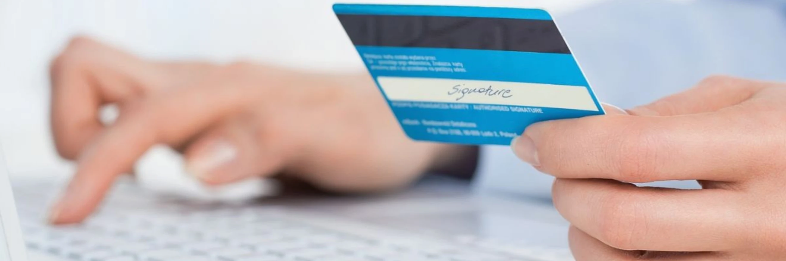 H&auml;nde halten Scheckkarte