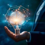 Hand h&auml;lt Hologramm Gl&uuml;hbirne